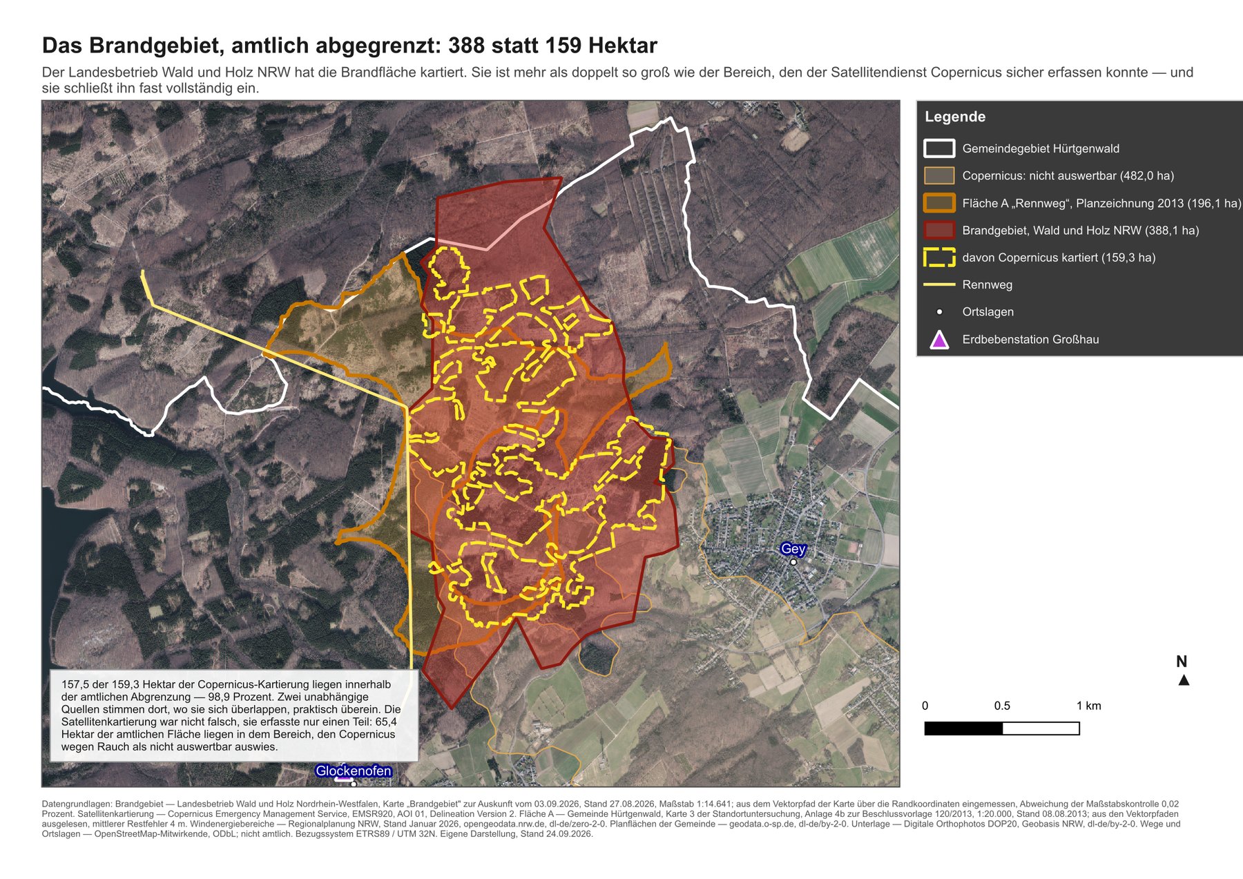 Luftbildkarte des Brandgebiets. Die amtliche Abgrenzung von Wald und Holz NRW ist rot gefüllt, der von Copernicus kartierte Teil als gestrichelter gelber Umriss darin eingezeichnet, die Fläche A aus der Planzeichnung von 2013 orange umrandet.