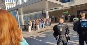 U-Bahn Blockade durch die Antifa