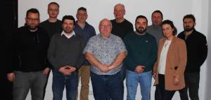 Vorstand der Freien Wähler im Landkreis Limburg-Weilburg (Quelle. Partei). Ganz links: Mustafa Yüce